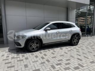 Mercedes Benz GLA 200