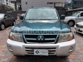 Mitsubishi Montero Blister