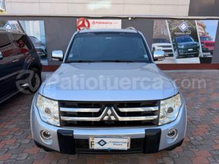 Mitsubishi Montero Blister