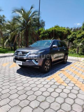 Toyota Fortuner 4.0