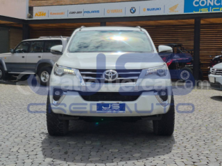 Toyota Fortuner 4.0