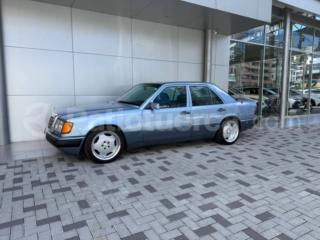 Mercedes Benz 260E