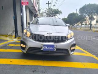 Kia Carens R