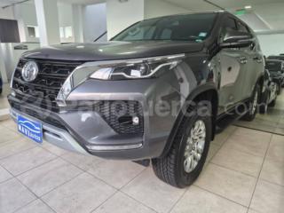 Toyota Fortuner 4.0