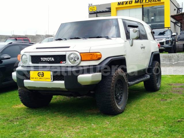Toyota FJ Cruiser 2011