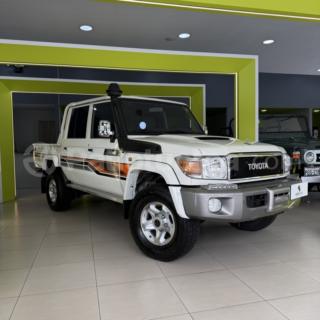Toyota Land cruiser 76 wagon