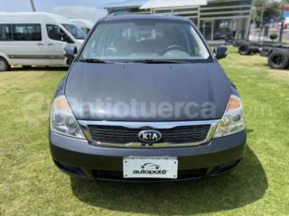 Kia Grand Carnival 2013