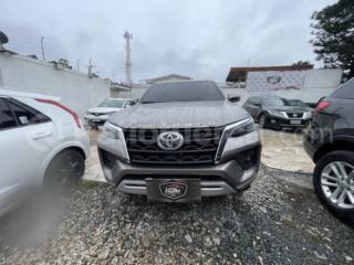 Toyota Fortuner 4.0