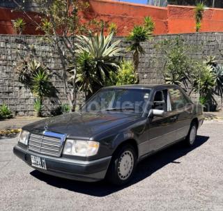 Mercedes Benz E300