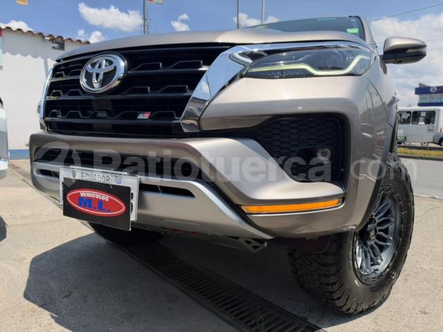 Toyota Fortuner 4.0 2022