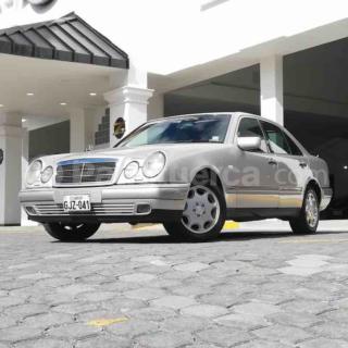 Mercedes Benz—™ E320 1997