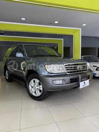 Toyota Land Cruiser 100