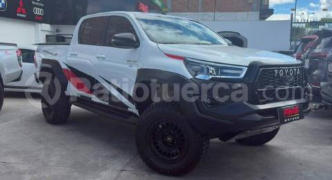 Toyota NEW HILUX 2.4 CD 4X4 2023