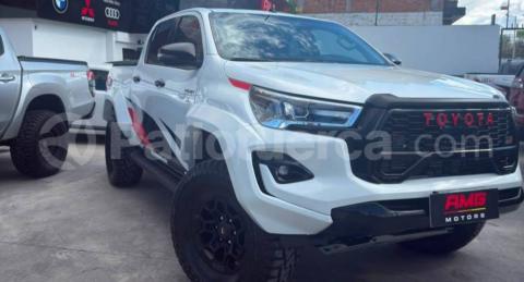 Toyota Hilux 2.8 CD 4X4 TA DIESEL 2023
