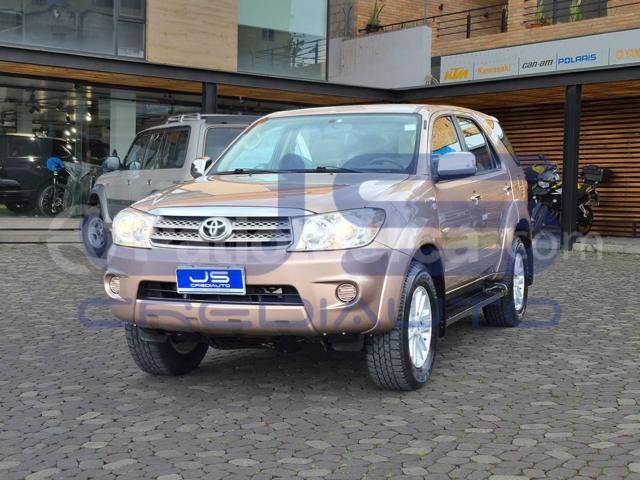 Toyota Fortuner 2.7 2011