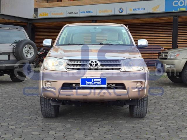 Toyota Fortuner 2011