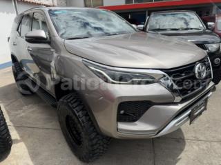 Toyota Fortuner 4.0 2022