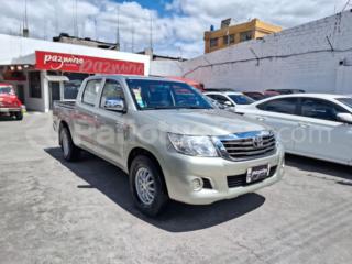 Toyota ETT HILUX 2012