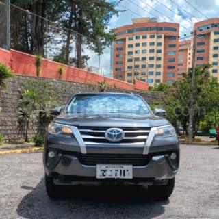 Toyota Fortuner 2.7