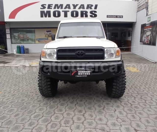 Toyota Land Cruiser 79 2014
