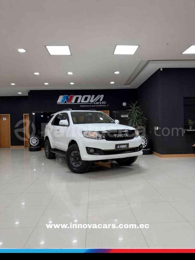 Toyota AWT FORTUNER 2012