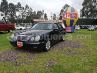 Mercedes Benz—™ E320 2000