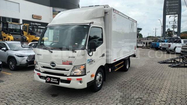 Hino 616 2024