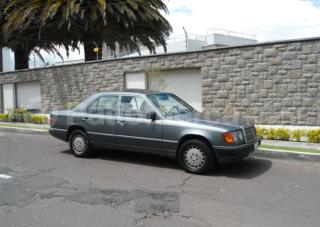 Mercedes Benz—™ 200 1986